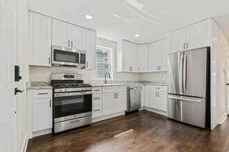 9419 S St Lawrence Ave in Chicago, IL - Building Photo - Building Photo