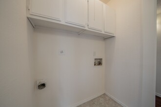7522 Holly Hill Dr-Unit -# 37 in Dallas, TX - Building Photo - Building Photo