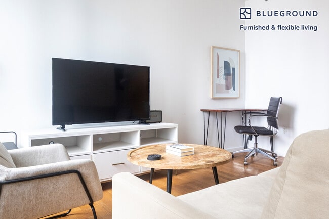 635 W 42nd St in New York, NY - Foto de edificio - Building Photo