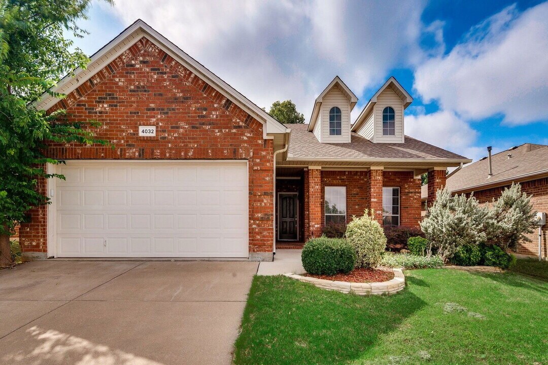 4032 Martinsburg Dr in Fort Worth, TX - Building Photo