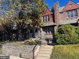 911 Darby Rd in Havertown, PA - Building Photo