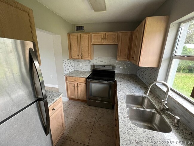 property at 1883 Breezy Ln