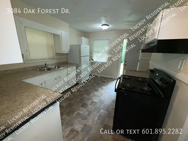 3084 Oak Forest Dr in Jackson, MS - Building Photo - Building Photo