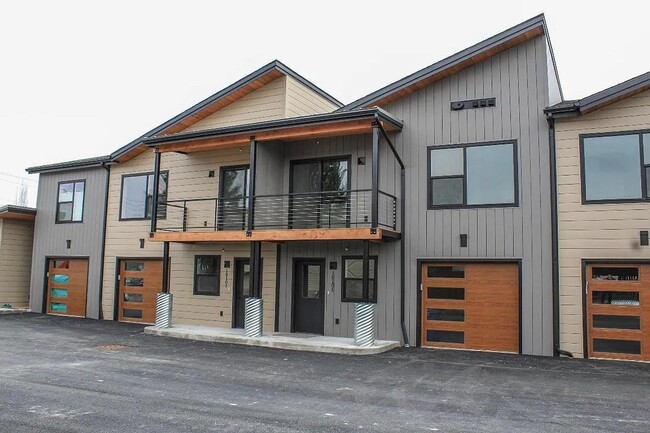 property at 1010 E 7th St