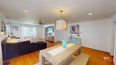 103 Margaret St in Mobile, AL - Foto de edificio - Building Photo