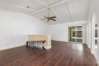 8630 Valley S Dr in Houston, TX - Building Photo - Building Photo