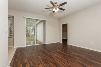 233 Bluff Pass Dr in Eustis, FL - Building Photo - Building Photo