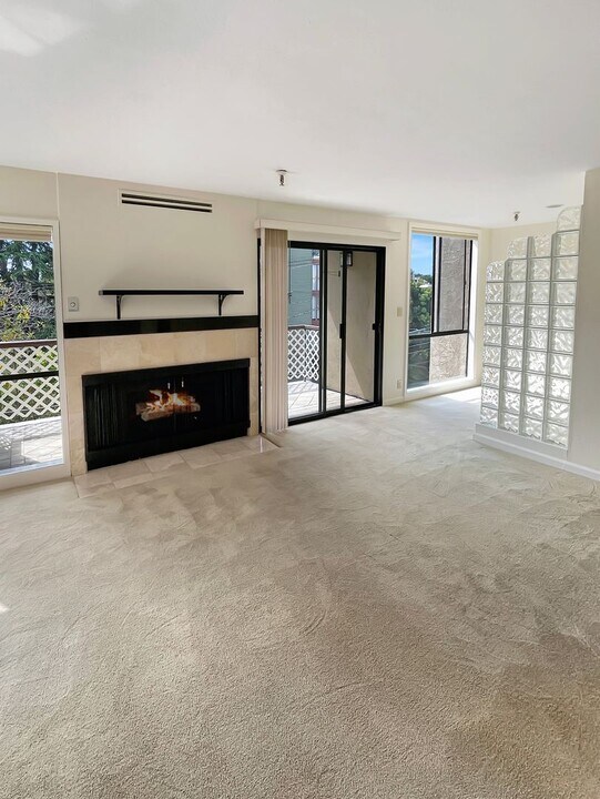 771 Kingston Ave in Piedmont, CA - Building Photo
