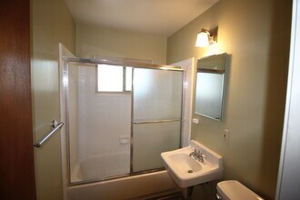 1856 Ash St in Palo Alto, CA - Building Photo - Building Photo