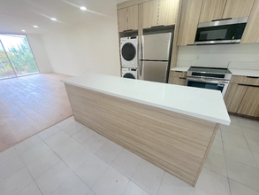 2525 Beverley Ave in Santa Monica, CA - Building Photo - Building Photo