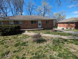 110 S High St in Sugar Creek, MO - Building Photo