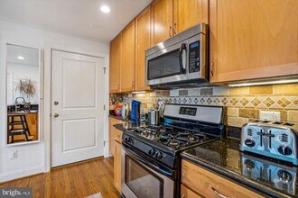 409 E Raymond Ave in Alexandria, VA - Building Photo - Building Photo