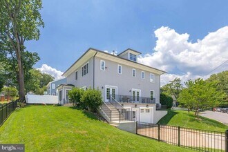 4917 Bayard Blvd in Bethesda, MD - Building Photo - Building Photo