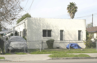 2665-2671 Pasadena Ave in Los Angeles, CA - Foto de edificio - Building Photo