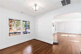 3310 E Roxboro Rd NE in Atlanta, GA - Building Photo - Building Photo