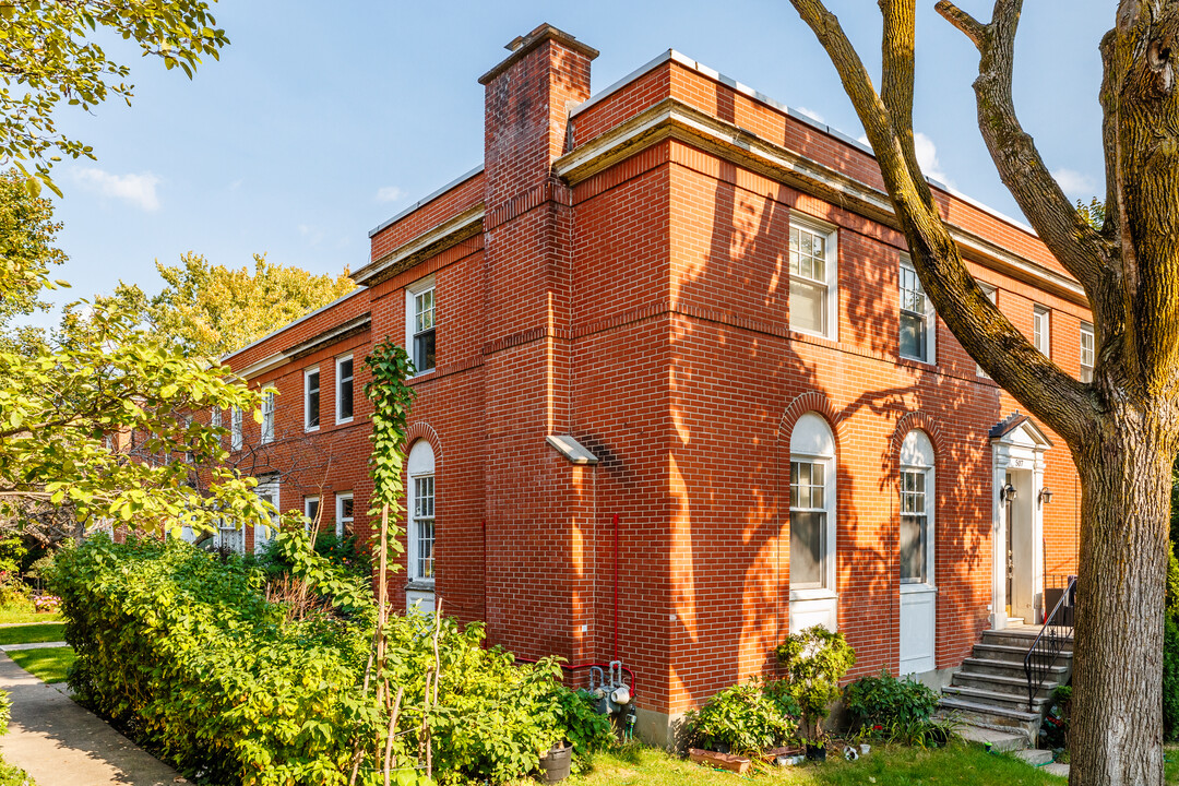 509B Claremont Av in Westmount, QC - Building Photo