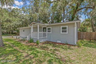 600 Lemon St in Green Cove Springs, FL - Building Photo