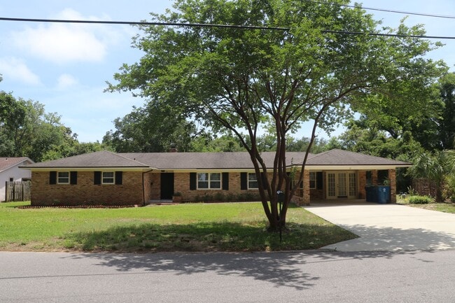 property at 21 Highpoint Dr