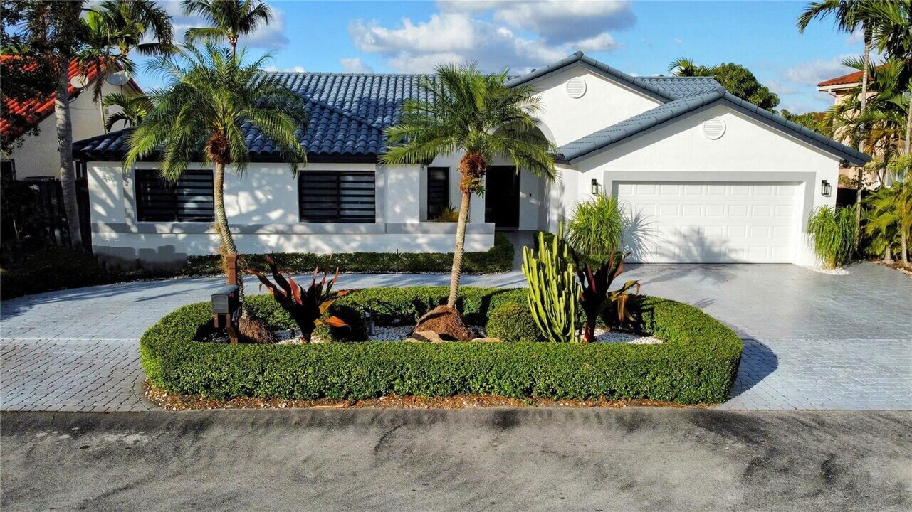 4541 SW 149th Ct in Miami, FL - Building Photo
