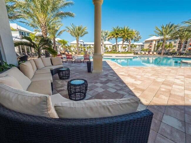 892 Malcolm Chandler Ln-Unit -202 in West Palm Beach, FL - Foto de edificio