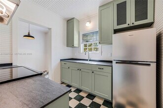 3826 Oak Ave in Miami, FL - Building Photo - Building Photo