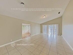 3894 Circle Lake Dr in West Palm Beach, FL - Building Photo - Building Photo