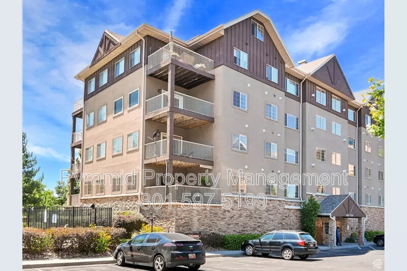 4988 Timber Way in Salt Lake City, UT - Building Photo