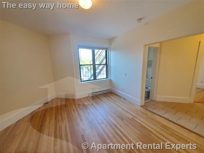 991 Massachusetts Ave in Cambridge, MA - Foto de edificio - Building Photo