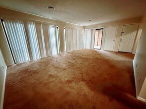 6571 Poplar Ave in Germantown, TN - Building Photo - Building Photo