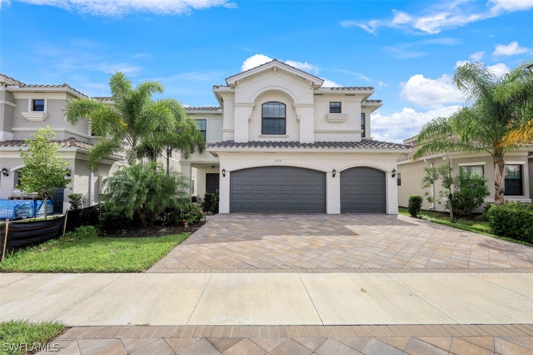 4478 Kensington Cir in Naples, FL - Foto de edificio