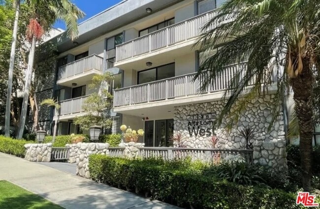 property at 1134 Alta Loma Rd