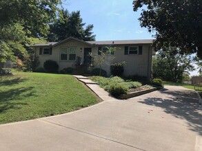 23 Shoshone Ct in Old Hickory, TN - Foto de edificio - Building Photo