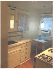 581 N Euclid Ave in Upland, CA - Building Photo - Building Photo