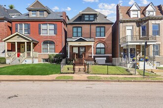 5237 Enright Ave in St. Louis, MO - Foto de edificio - Building Photo