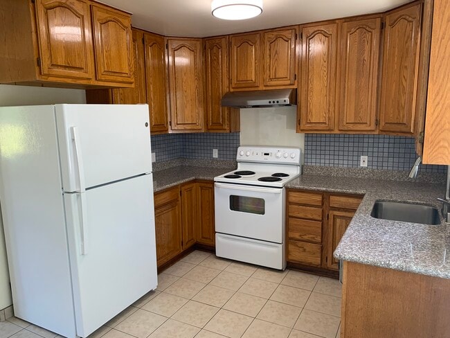 131 Carlton Ave, Unit 3 in Los Gatos, CA - Building Photo - Building Photo