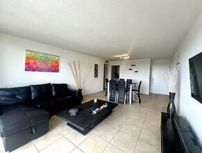 3550 Washington St in Hollywood, FL - Building Photo - Building Photo