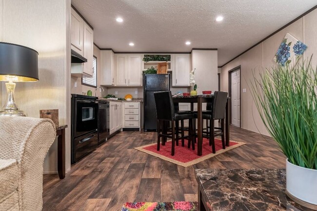 10415 Moon Mdw Ln in Tyler, TX - Building Photo - Building Photo