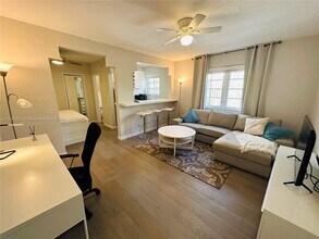 260 Euclid Ave in Miami Beach, FL - Building Photo - Building Photo
