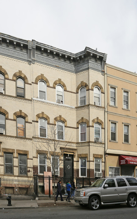 1505 Dekalb Ave in Brooklyn, NY - Building Photo