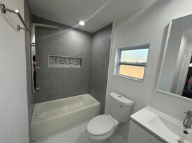 2210 NW 31st Ave, Unit 3 in Fort Lauderdale, FL - Building Photo