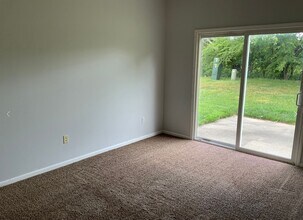 115-115 Bradley Ct in Tonganoxie, KS - Building Photo - Building Photo