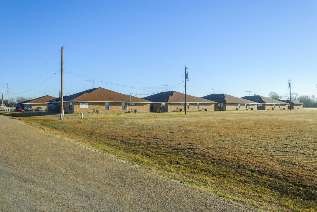 Westview in Mabank, TX - Building Photo