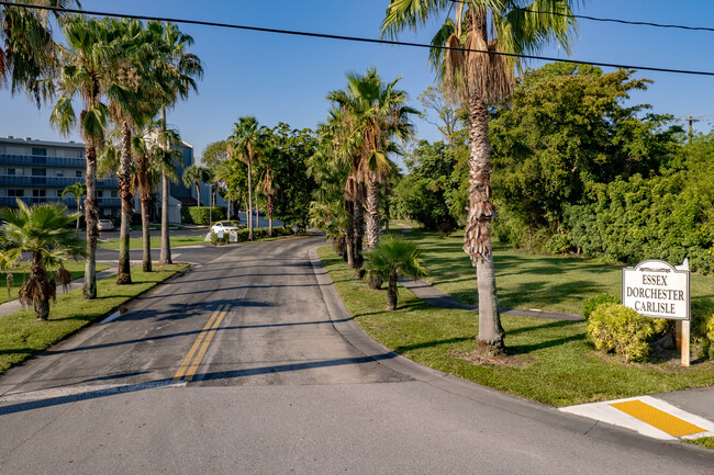 Dorchester at Poinciana in Lake Worth, FL - Foto de edificio - Building Photo