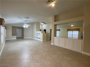 1305 Anime Dr in Las Vegas, NV - Foto de edificio - Building Photo