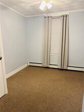 128 Vincent Ave in North Providence, RI - Foto de edificio - Building Photo