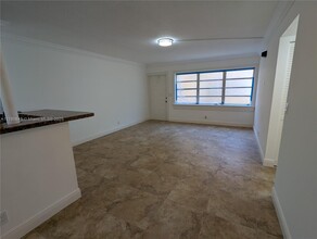 836 Twin Lakes Dr in Coral Springs, FL - Building Photo - Building Photo