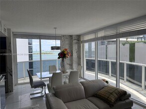 601 NE 23rd St in Miami, FL - Foto de edificio - Building Photo