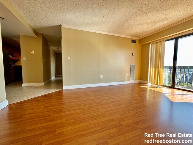 15 North Beacon St, Unit 602 in Boston, MA - Building Photo - Building Photo