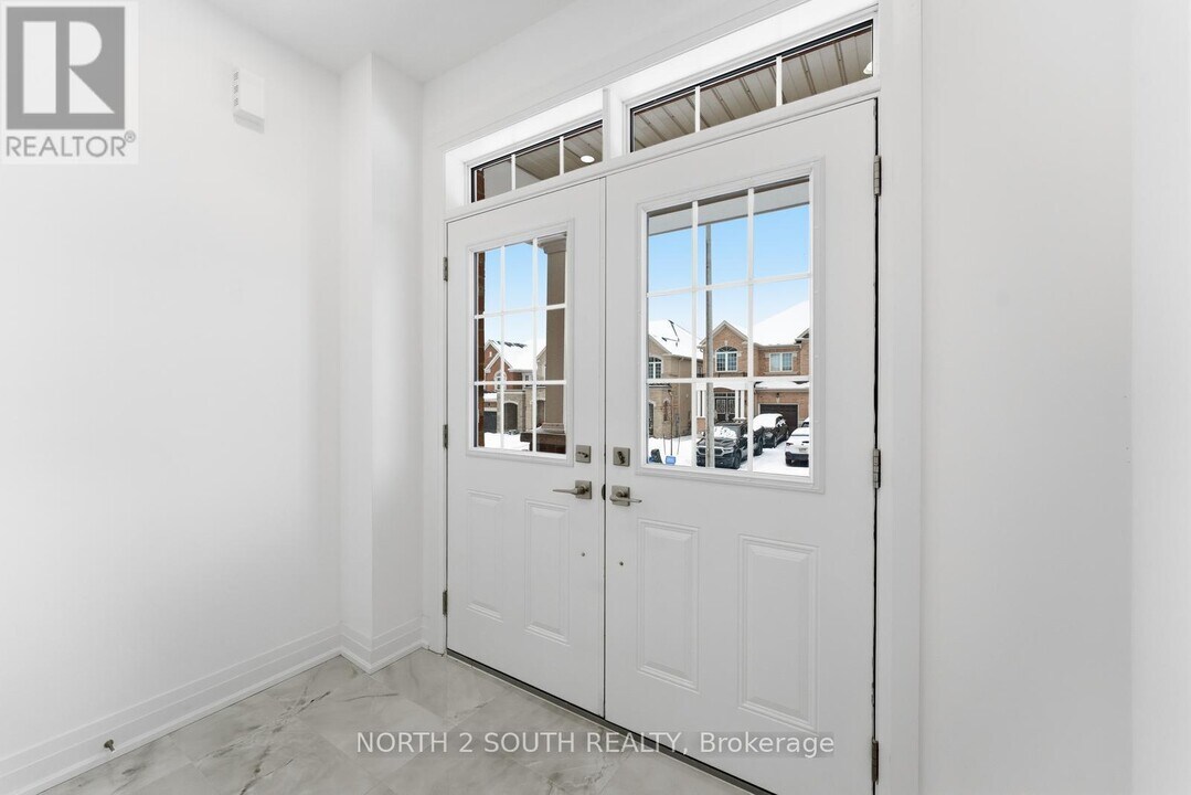 36 Virro Ct in Vaughan, ON - Building Photo