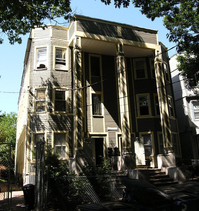 302 Howard Ave in New Haven, CT - Building Photo